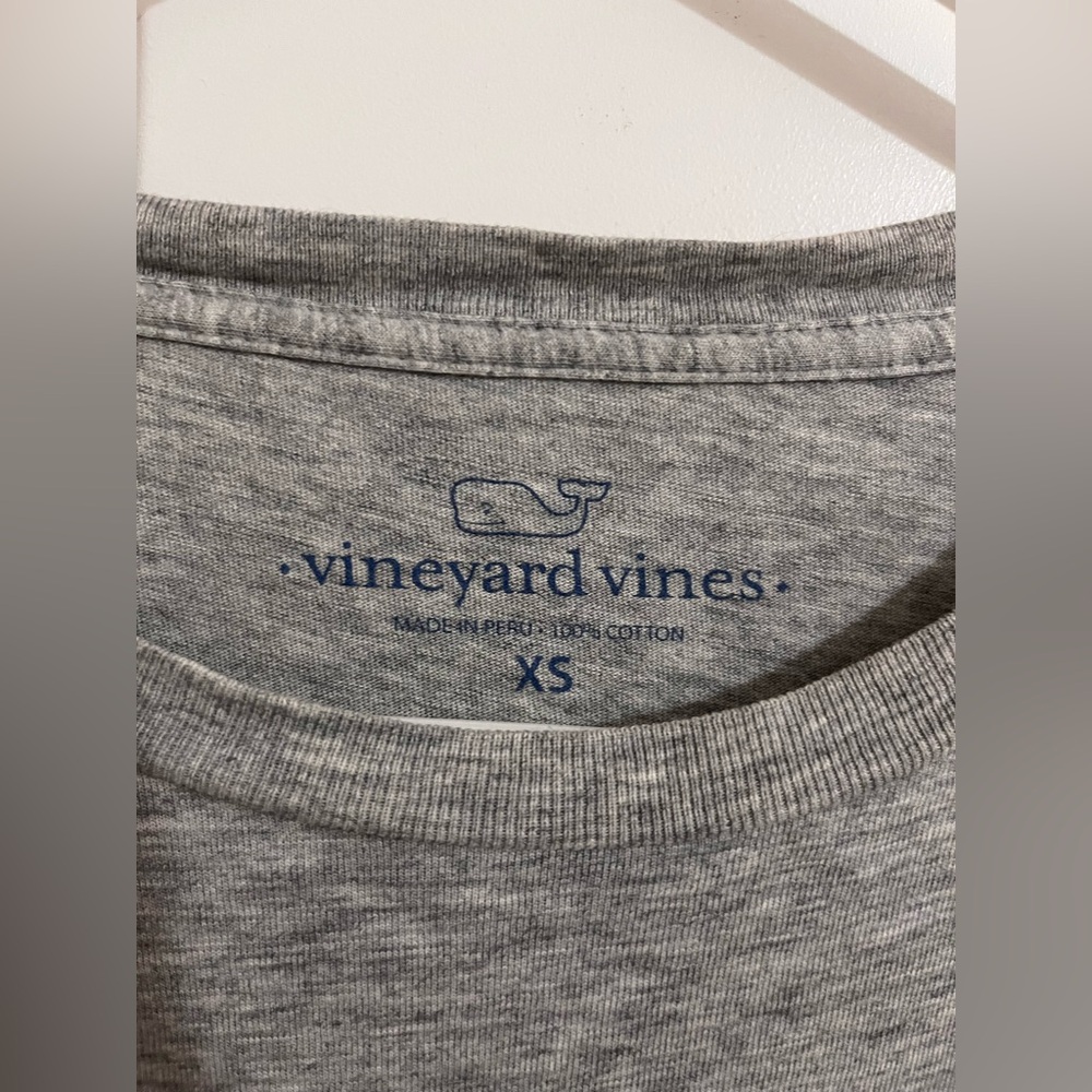Vineyard Vines Adult XS Whale Football Gray Long Sleeve Pocket Tee Cotton Sporty - Picture 4 of 8